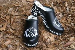 Black leather high heel with zebra paint and interlocking monogram- white thread Blakc leather high heel zebra 