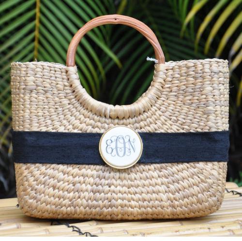 Queen Bea Monogrammed Mini Scrimshaw Basket Queen Bea Monogrammed Mini Scrimshaw Basket Apparel & Accessories > Handbags