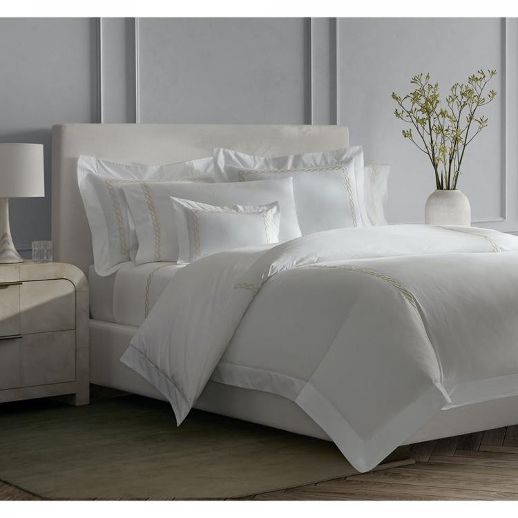 Matouk Classic Chain Monogrammed Bedding Collection