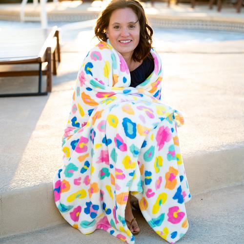 Personalized Fun Leopard Plush Blanket  Home & Garden > Linens & Bedding > Bedding > Blankets > Throws