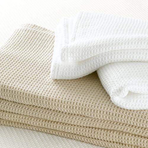 Matouk Chatham Lightweight Egyptian Cotton Blanket  Home & Garden > Linens & Bedding > Bedding > Blankets